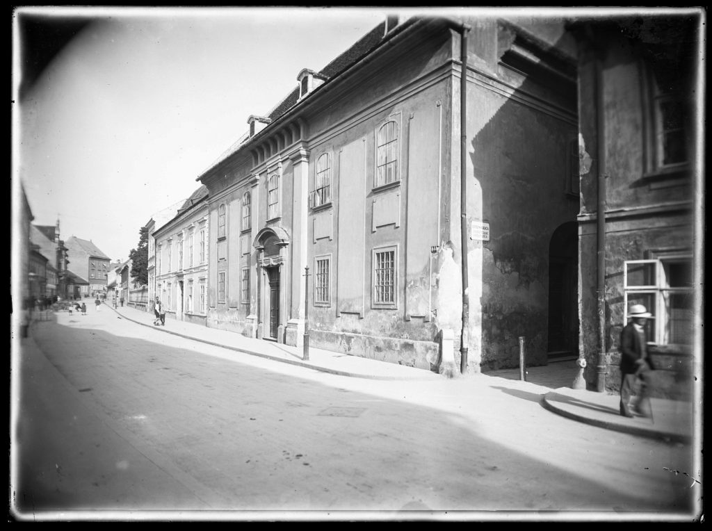 Panenská ulica okolo roku 1930